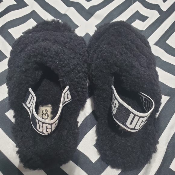 Ugg - Picture 2 of 3